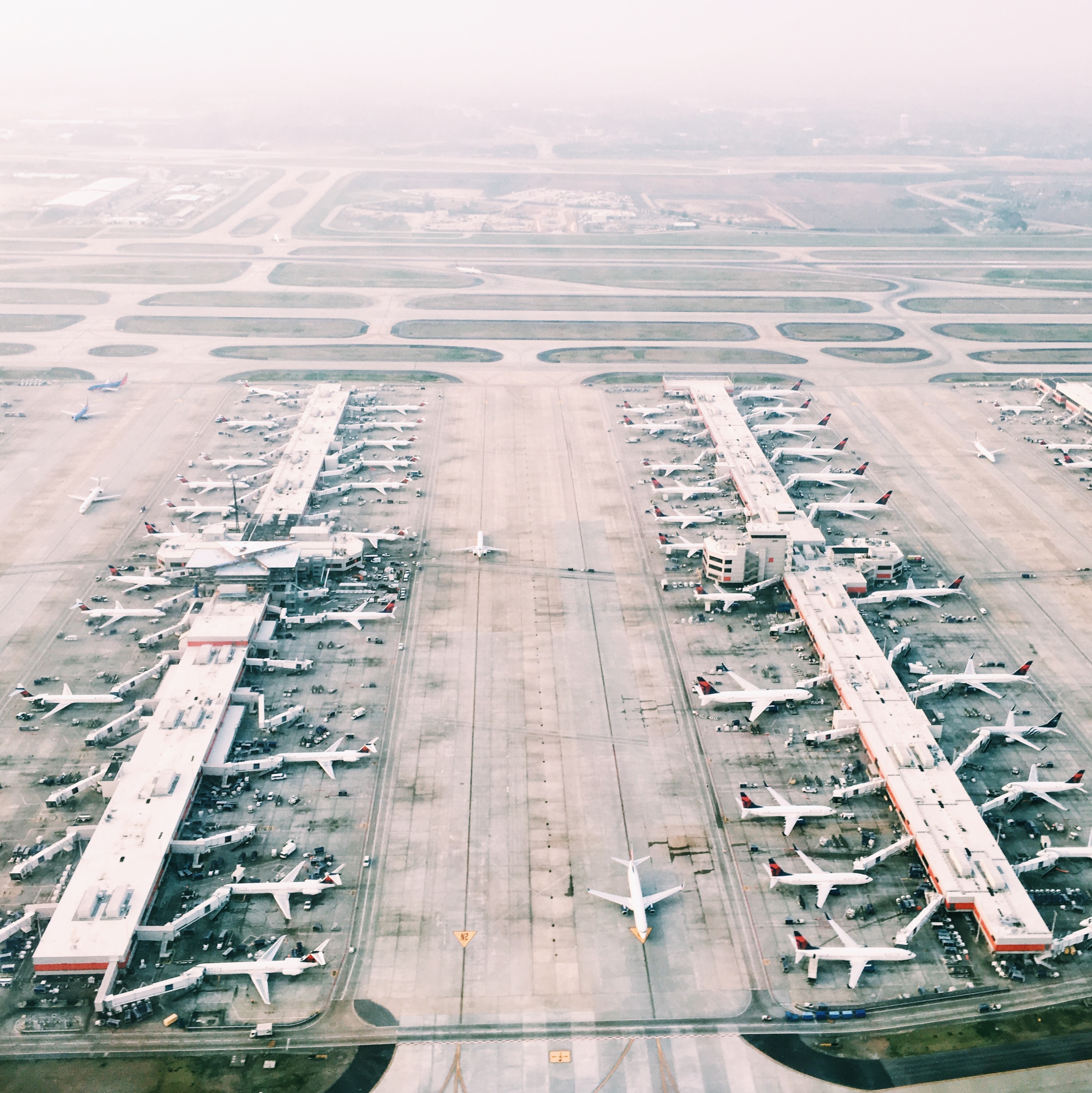 ハブ空港とはどんな意味？なぜ必要なのか利用するメリットもご紹介｜たびめも